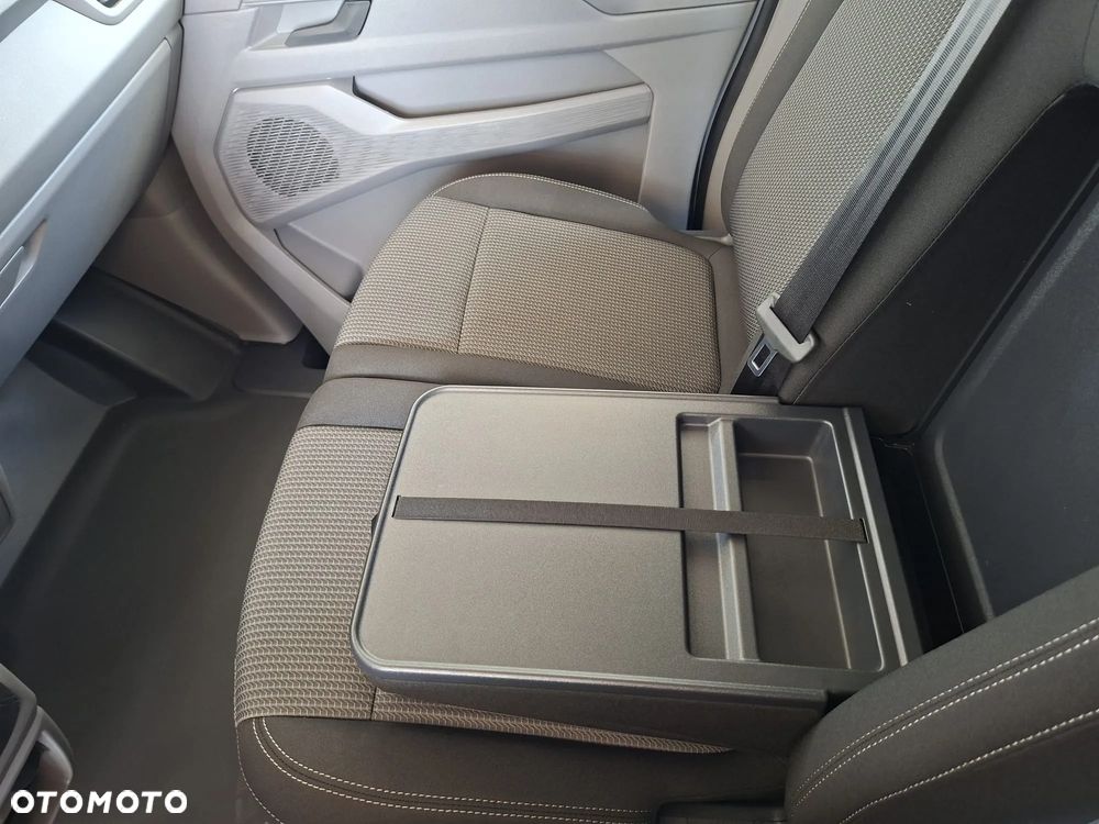 Volkswagen Transporter Skrzyniowy DOKA 2,0 l TDI 150 KM / skrzynia biegów: 6-biegowa manualna rozstaw osi: 3500 mm - 16