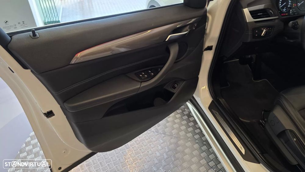 BMW X1 16 d sDrive Auto Line Sport - 34