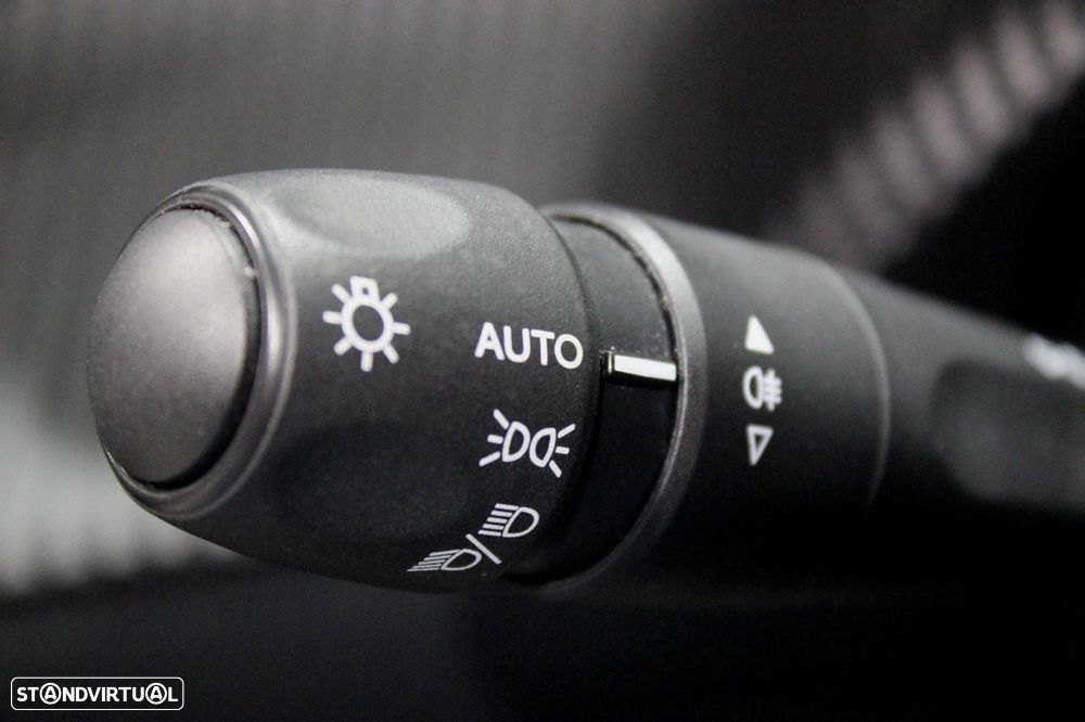 Peugeot 208 1.2 PureTech Active Pack - 28