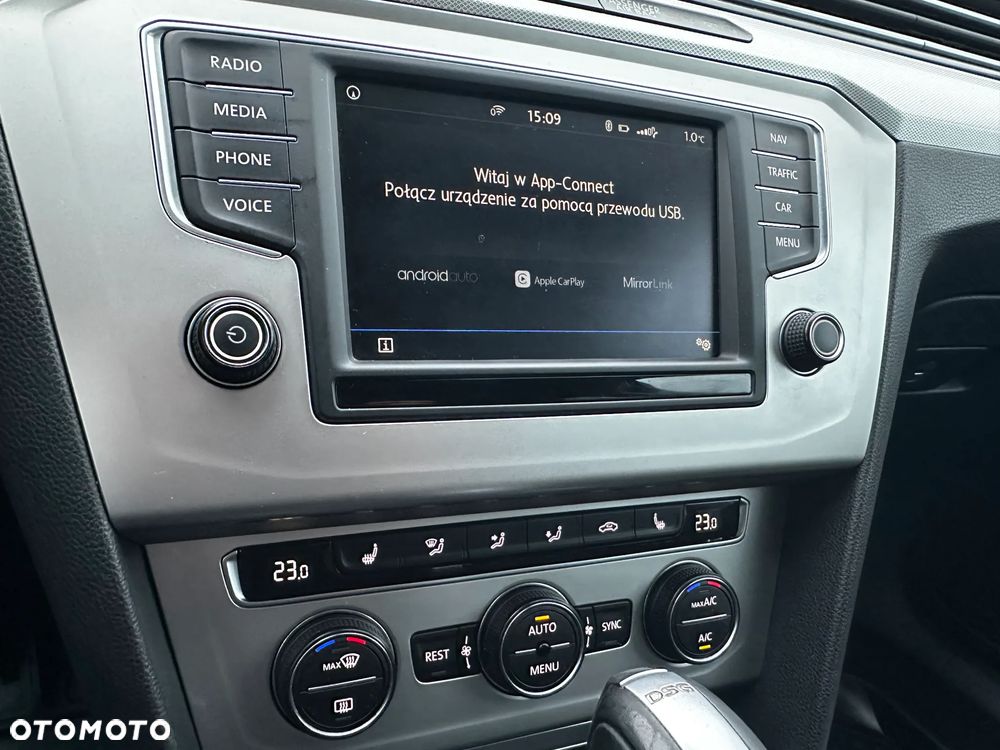 Volkswagen Passat - 27