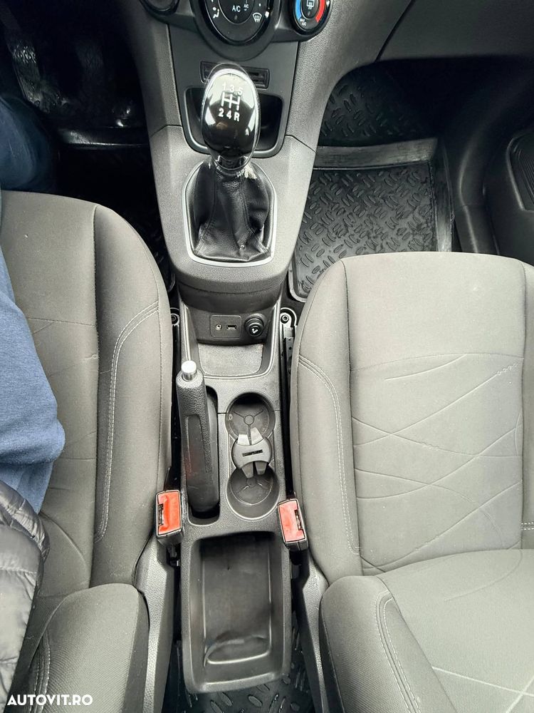 Ford Fiesta - 9