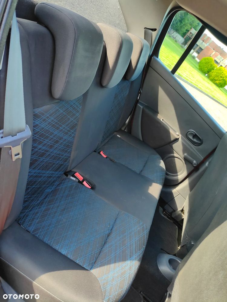 Renault Clio - 14