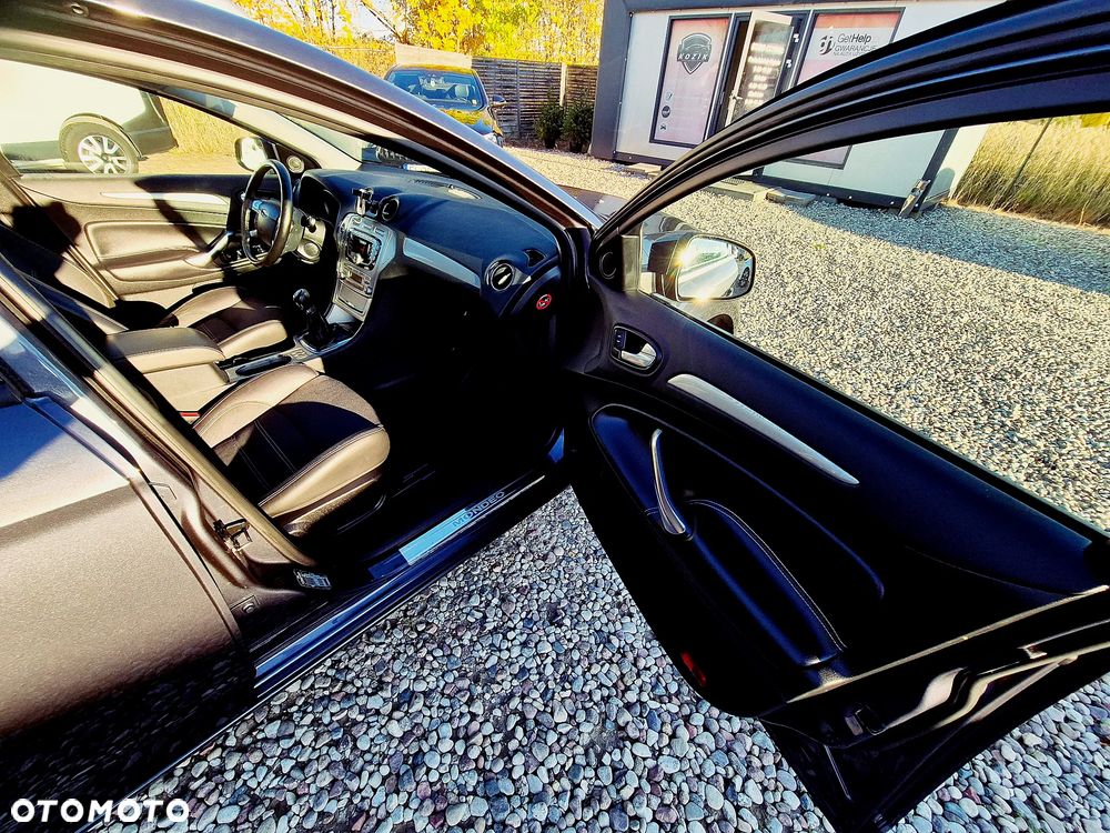 Ford Mondeo - 28