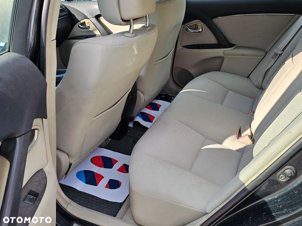 Toyota Avensis 2.0 D-4D Premium - 8