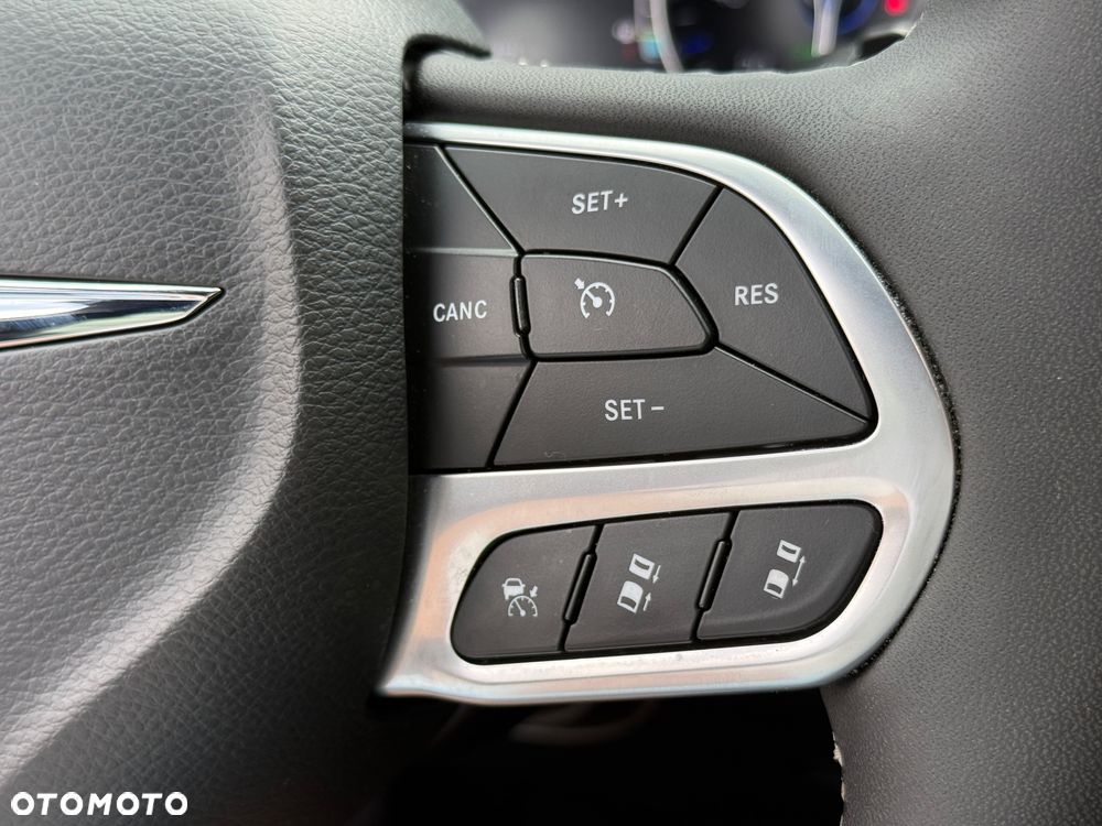 Chrysler Pacifica - 21