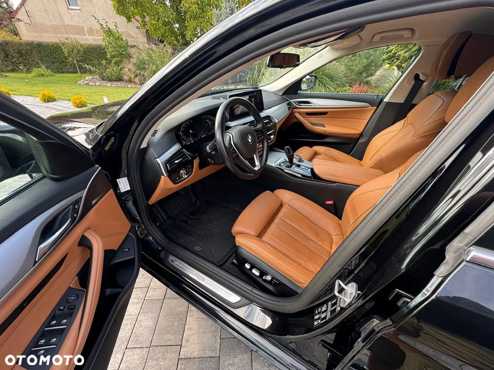 BMW Seria 5 520d xDrive - 22