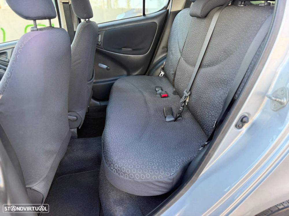 Toyota Yaris 1.0 Terra - 8