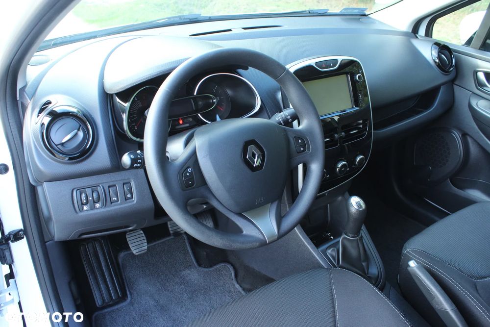 Renault Clio - 28