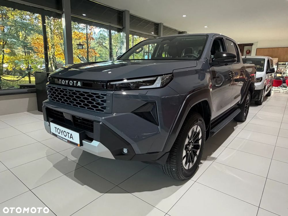 Toyota Hilux - 1