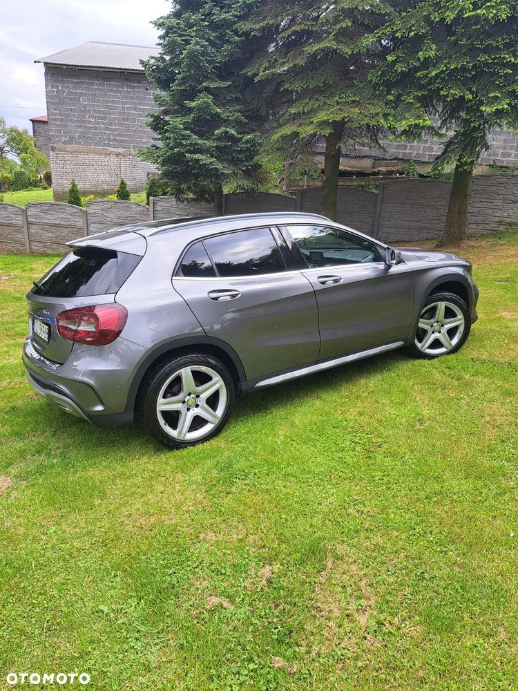 Mercedes-Benz GLA 250 4Matic 7G-DCT AMG Line - 17