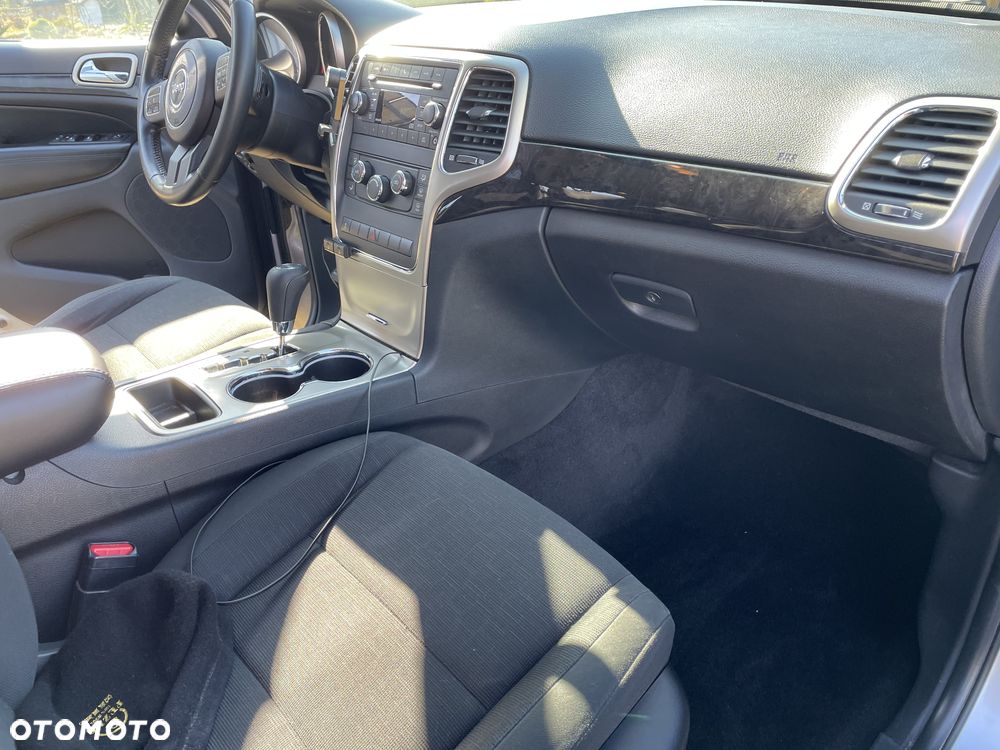Jeep Grand Cherokee - 26