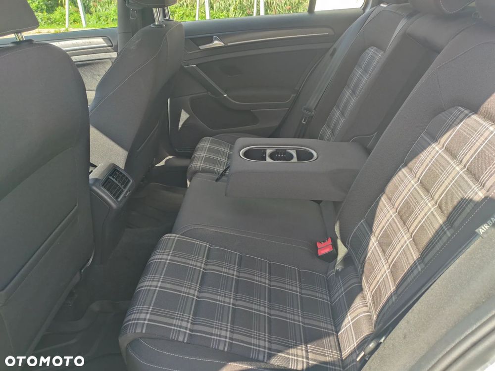 Volkswagen Golf 2.0 TDI BMT GTD DSG - 10