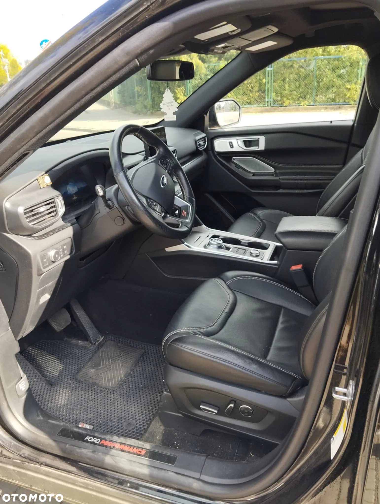 Ford Explorer - 9