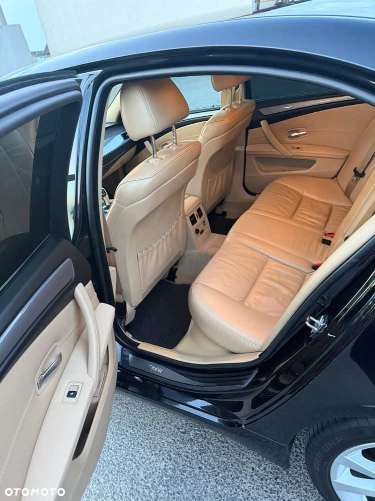 BMW Seria 5 525i - 9