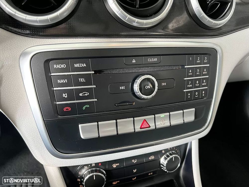 Mercedes-Benz CLA 180 d - 14