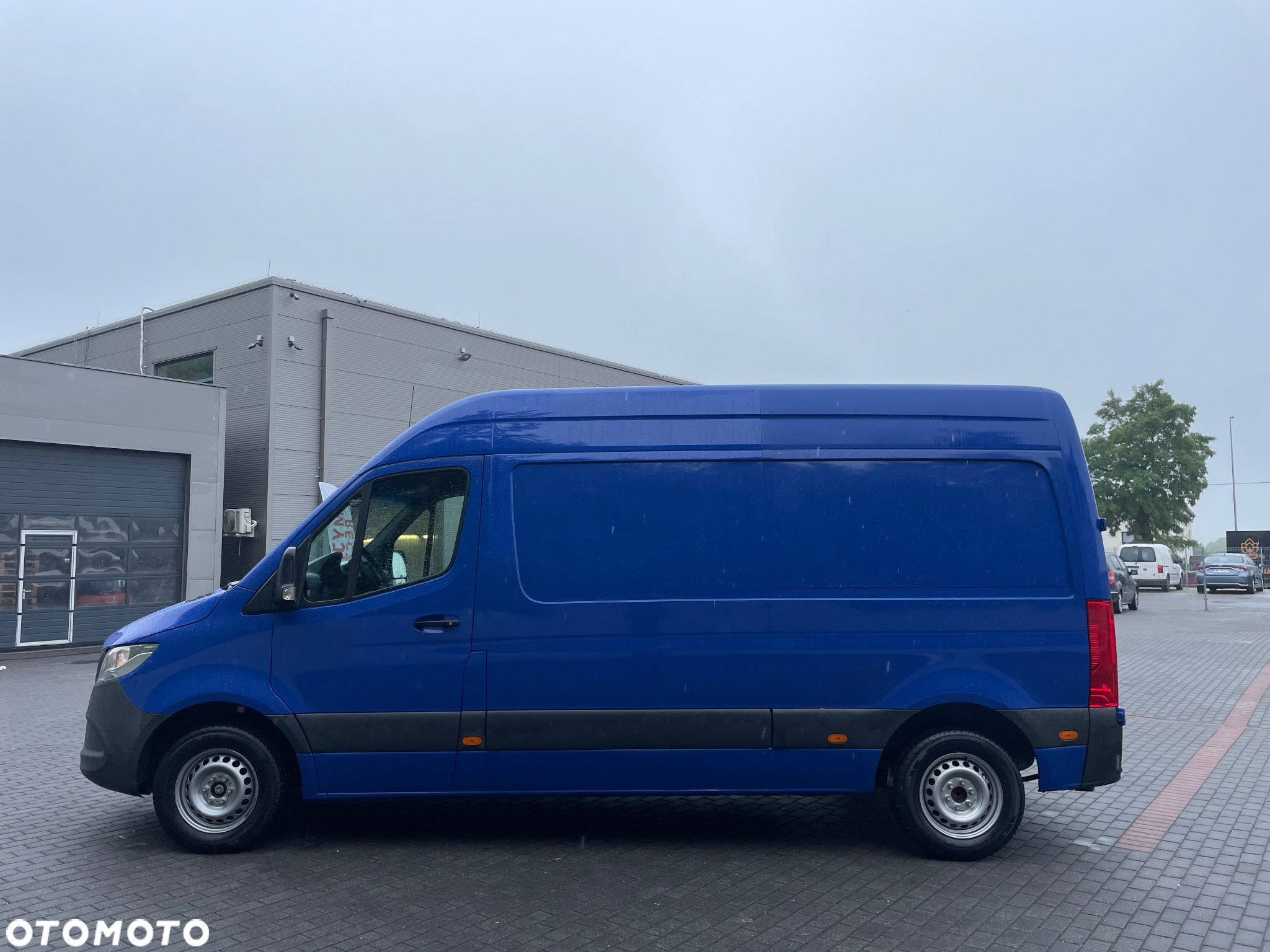 Mercedes-Benz Sprinter - 2