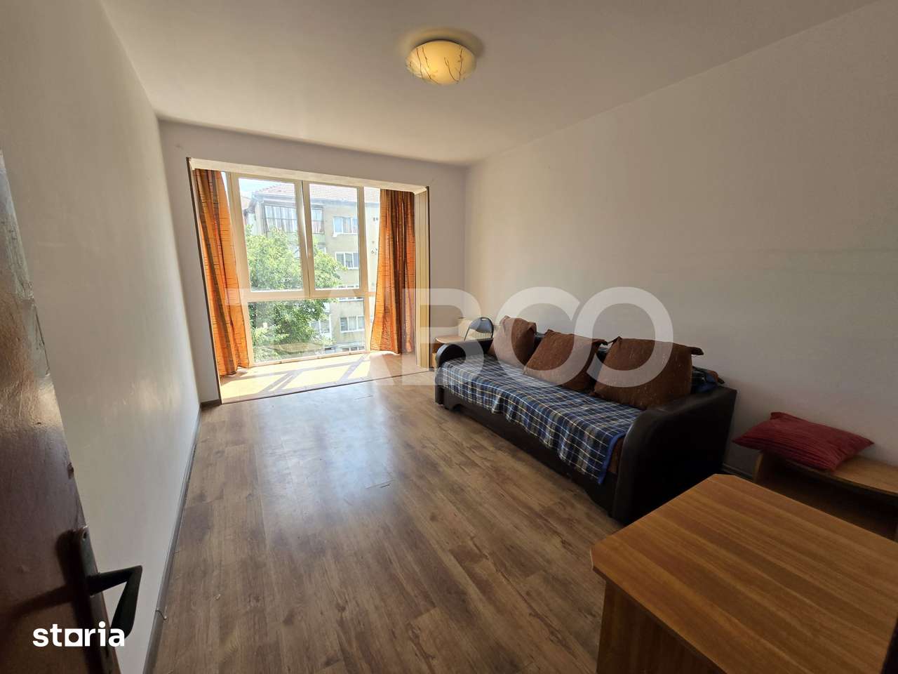 Apartament 2 camere de vanzare decomandat 52 mpu etaj 3 Terezian Sibiu — fotografia 1