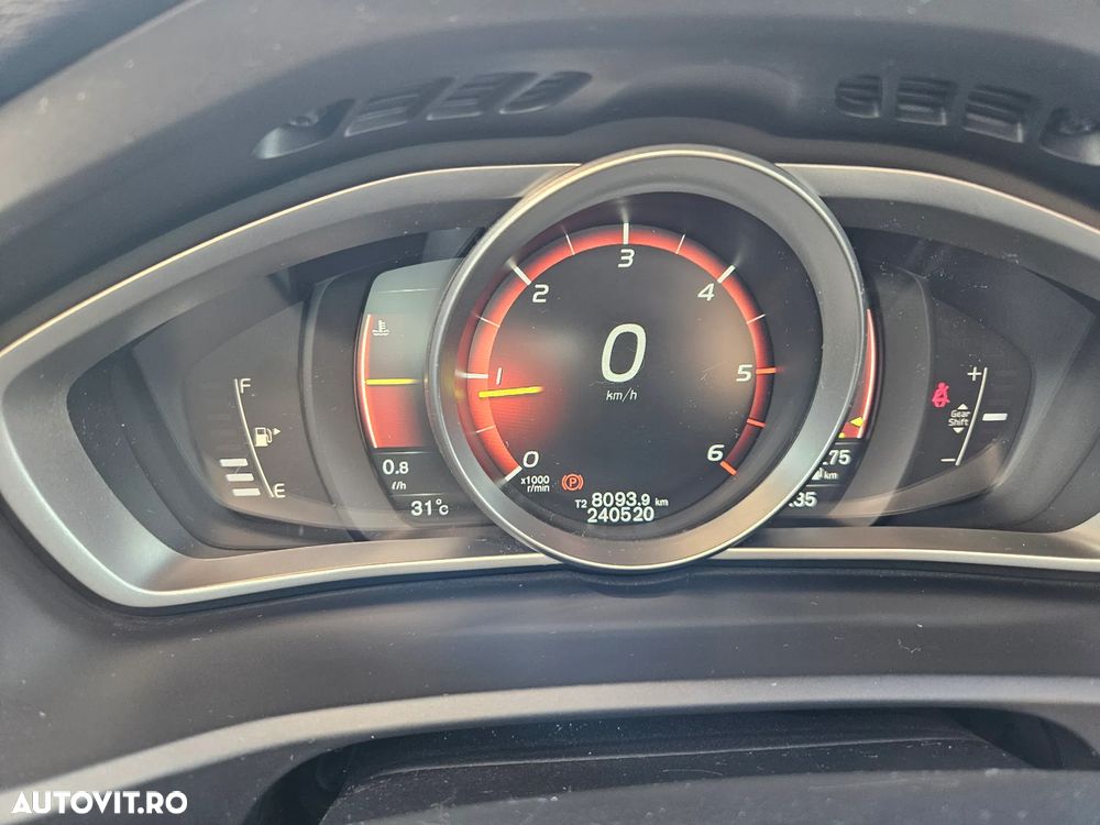 Volvo V40 D2 - 10