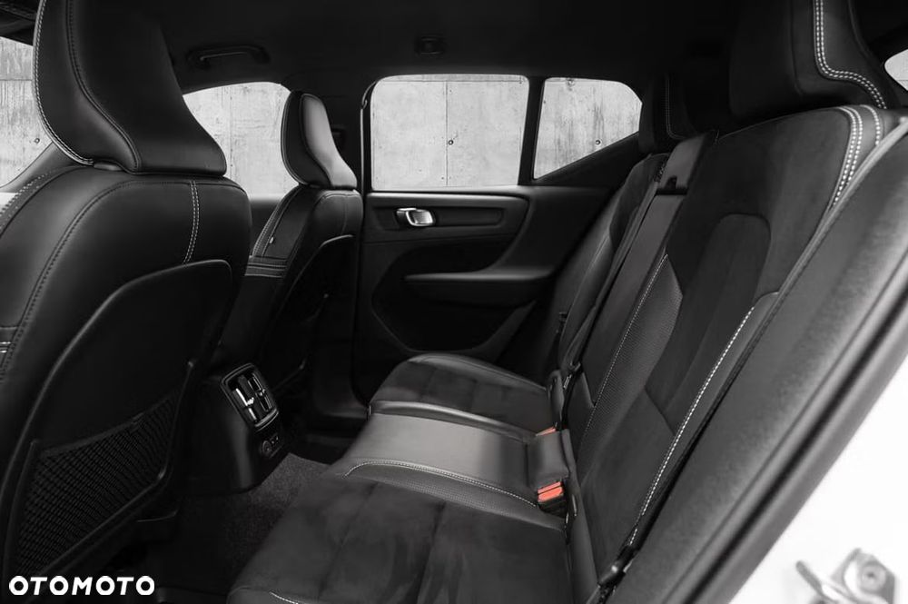Volvo XC 40 T5 Twin Engine DKG R-Design - 17
