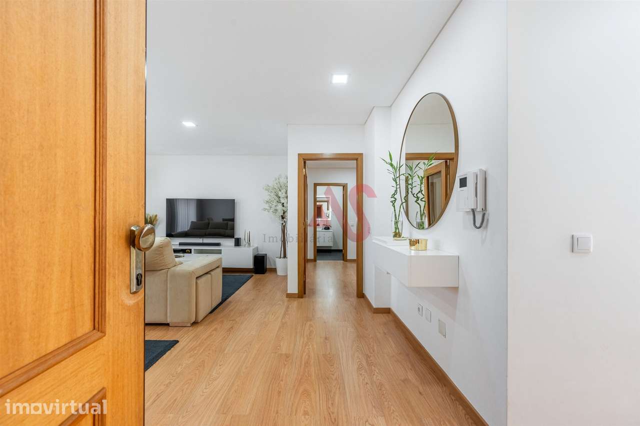 Apartamento T3 Totalmente Renovado em Barrosas - Grande imagem: 2/17