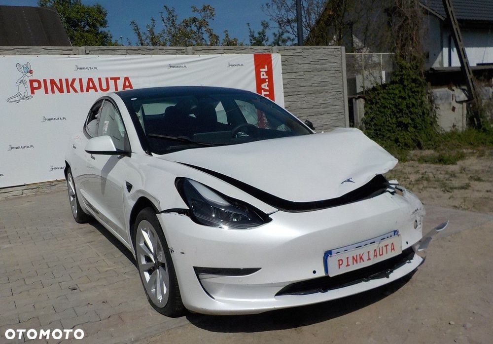 Tesla Model 3 - 1