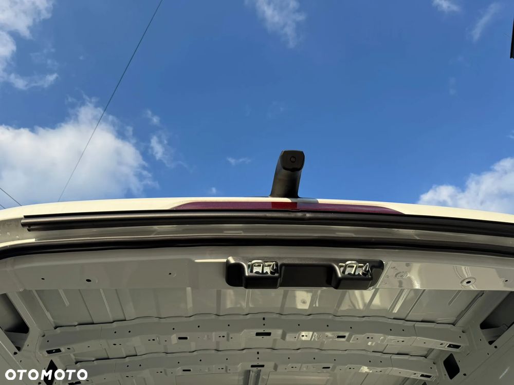 Maxus Deliver 9 - 17