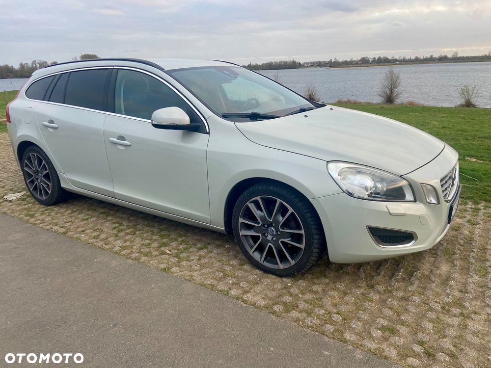 Volvo V60 D3 Momentum - 4