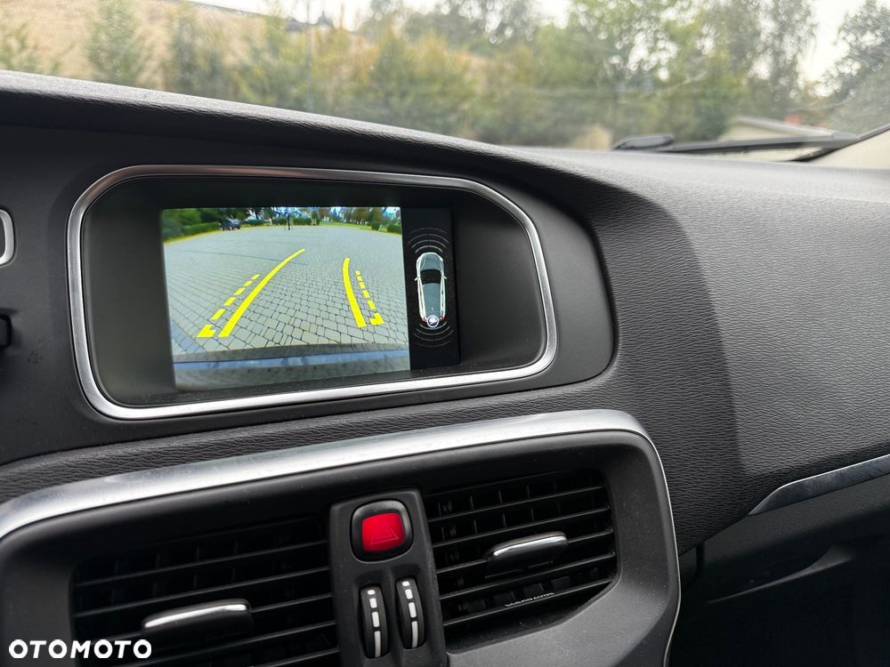Volvo V40 D3 Inscription - 32