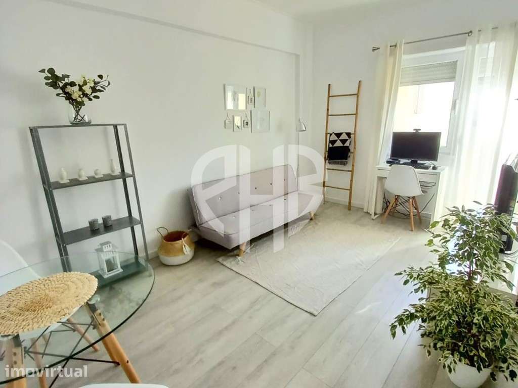 T2 Remodelado e Mobilado | Pronto a Habitar | Amora - Grande imagem: 2/18