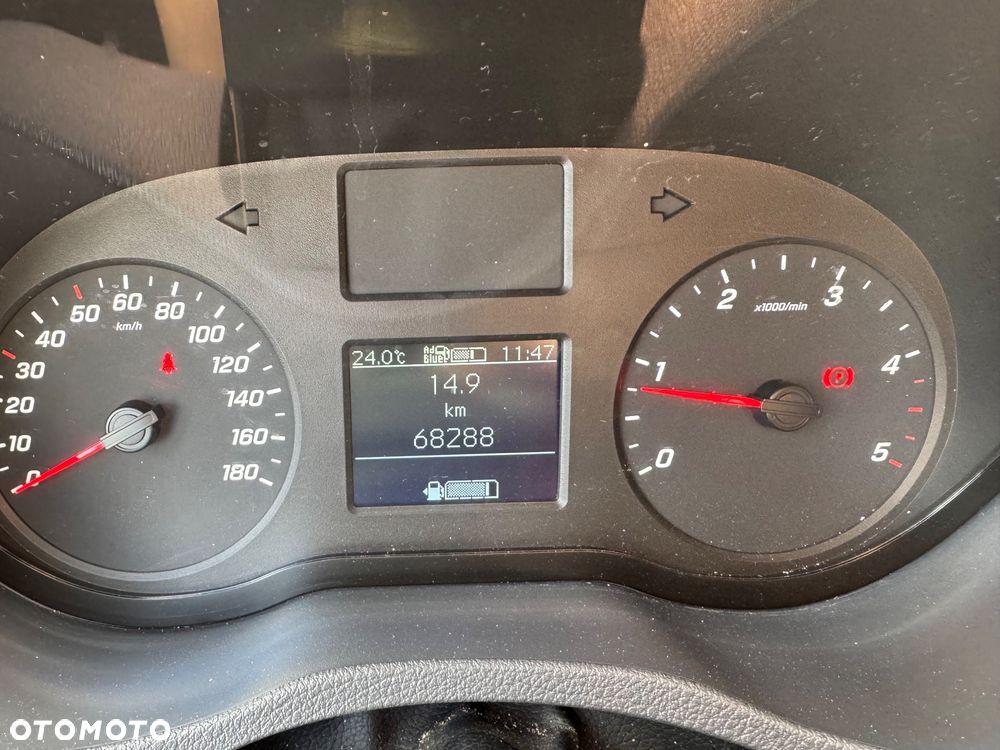 Mercedes-Benz SPRINTER 211 - 33