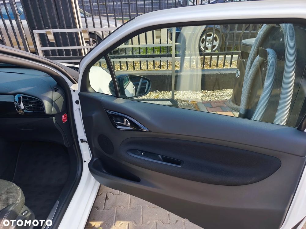Citroën DS3 1.6 e-HDi SoChic - 13