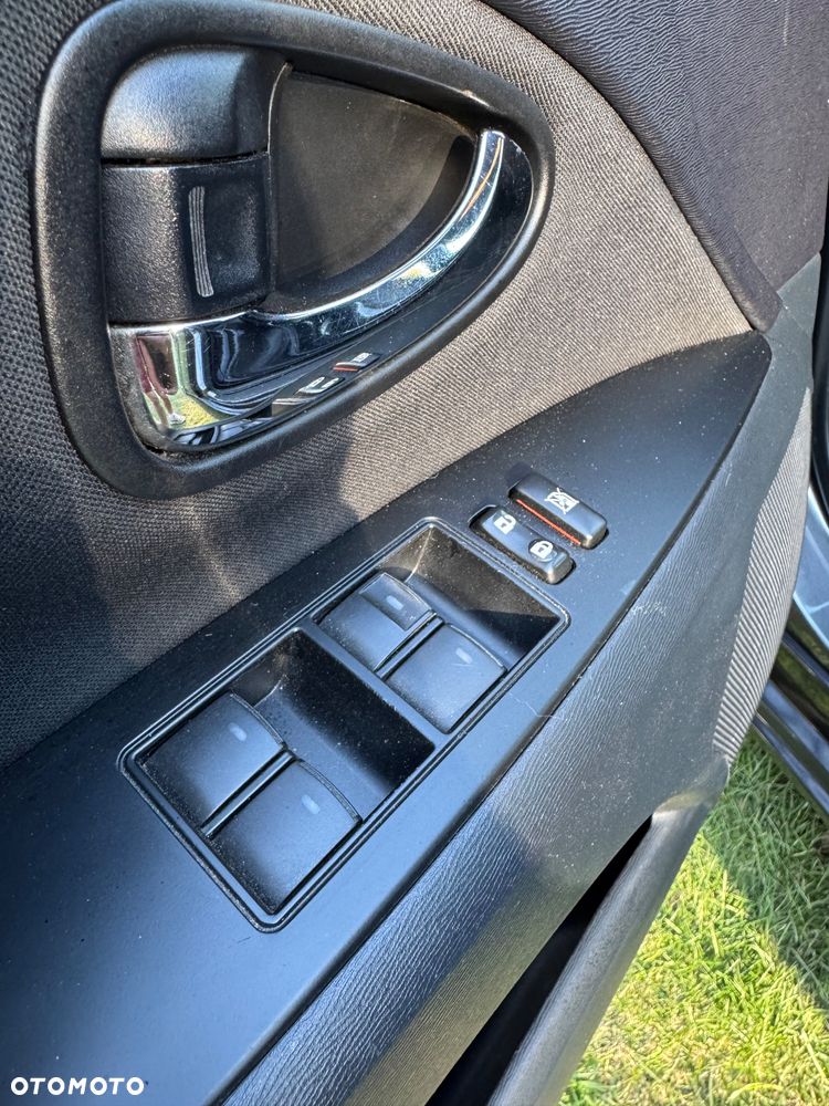 Toyota Avensis 2.0 D-4D - 22