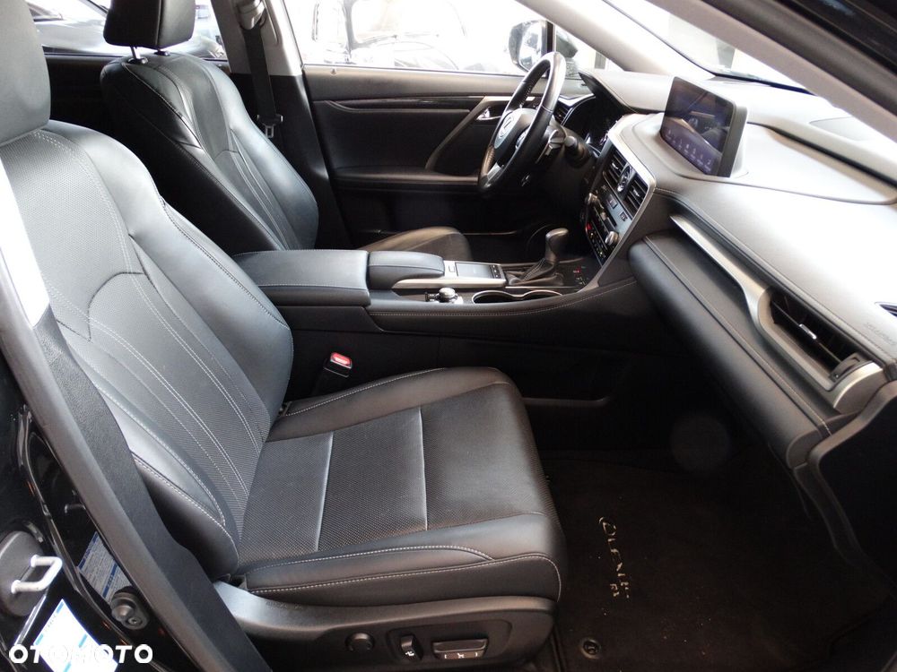 Lexus RX - 36