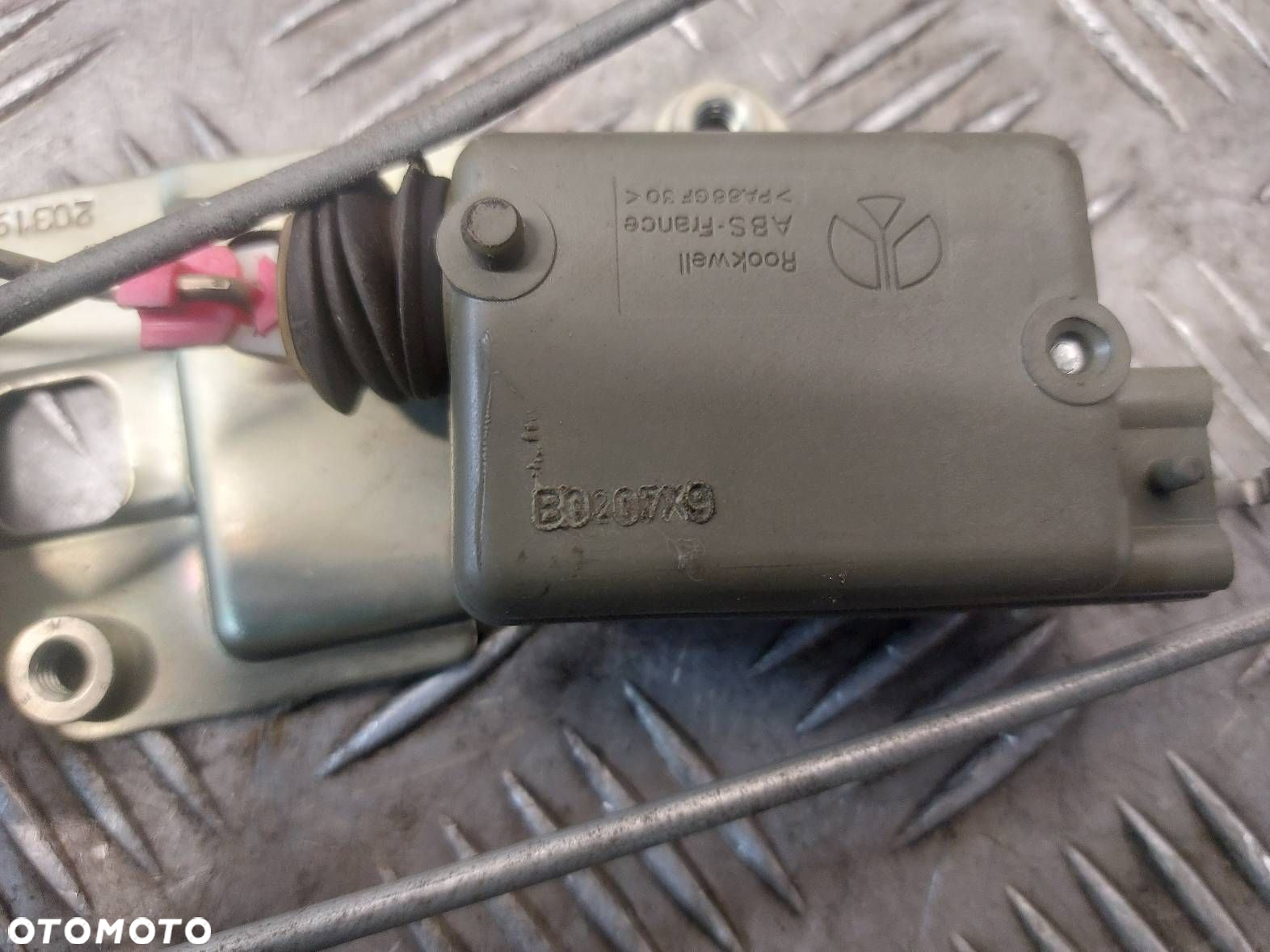 ZAMEK DRZWI KLAMKI PRZESUWNYCH PRAWY OPEL MOVANO A 7700352420 7700352 - 6