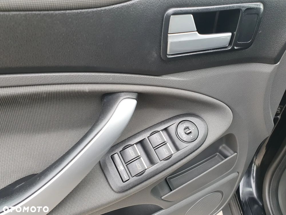 Ford Kuga 2.0 TDCi Individual - 19
