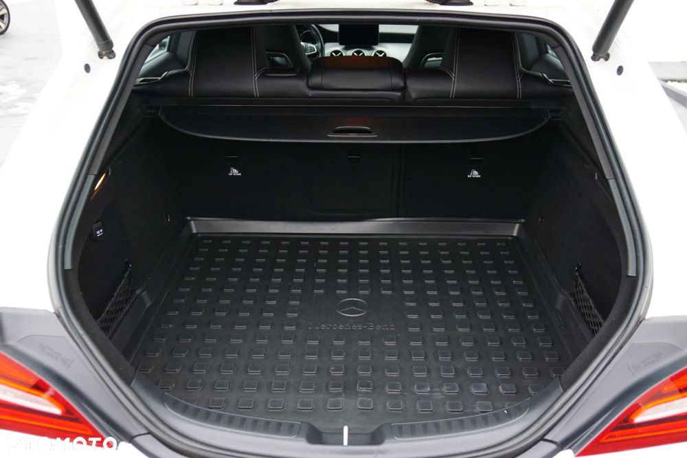 Mercedes-Benz CLA 180 7G-DCT UrbanStyle Edition - 40