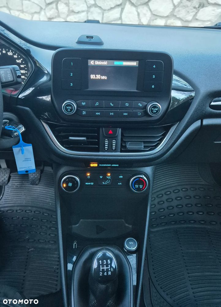 Ford Fiesta 1.1 Trend - 22