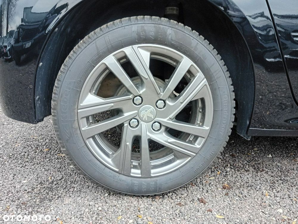 Peugeot 208 - 12