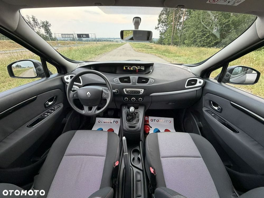 Renault Grand Scenic - 13