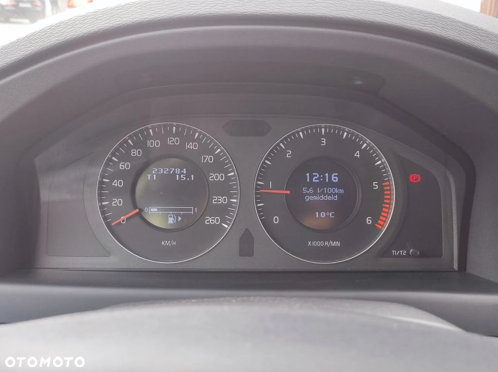 Volvo V70 2.0D Momentum - 24
