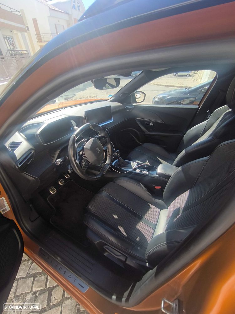Peugeot 2008 - 11