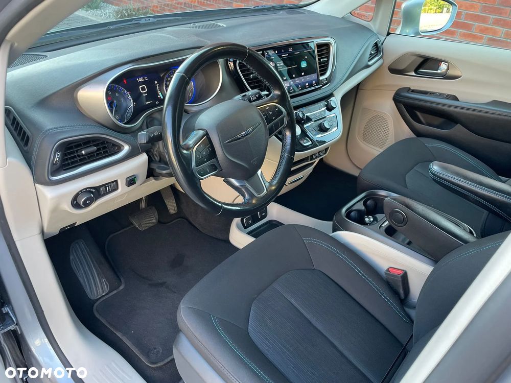 Chrysler Pacifica - 8