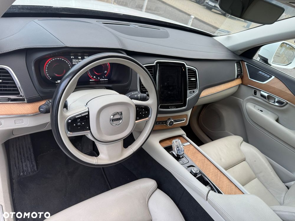 Volvo XC 90 - 16
