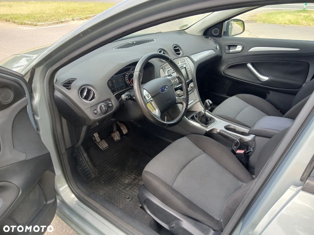 Ford Mondeo 2.5 Titanium - 15