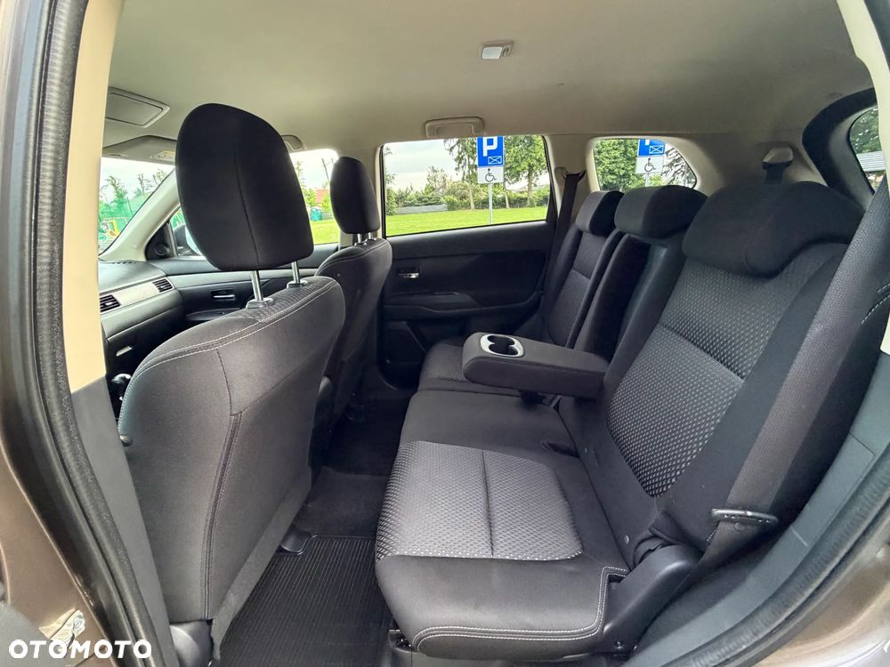 Mitsubishi Outlander 2.2 DI-D 4WD Invite - 14