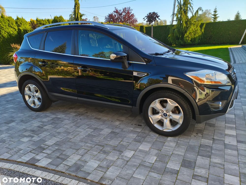 Ford Kuga 2.0 TDCi 2x4 Titanium - 4