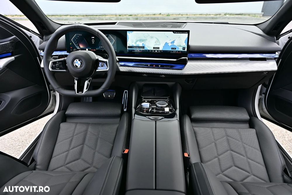 BMW Seria 5 530i xDrive AT - 24