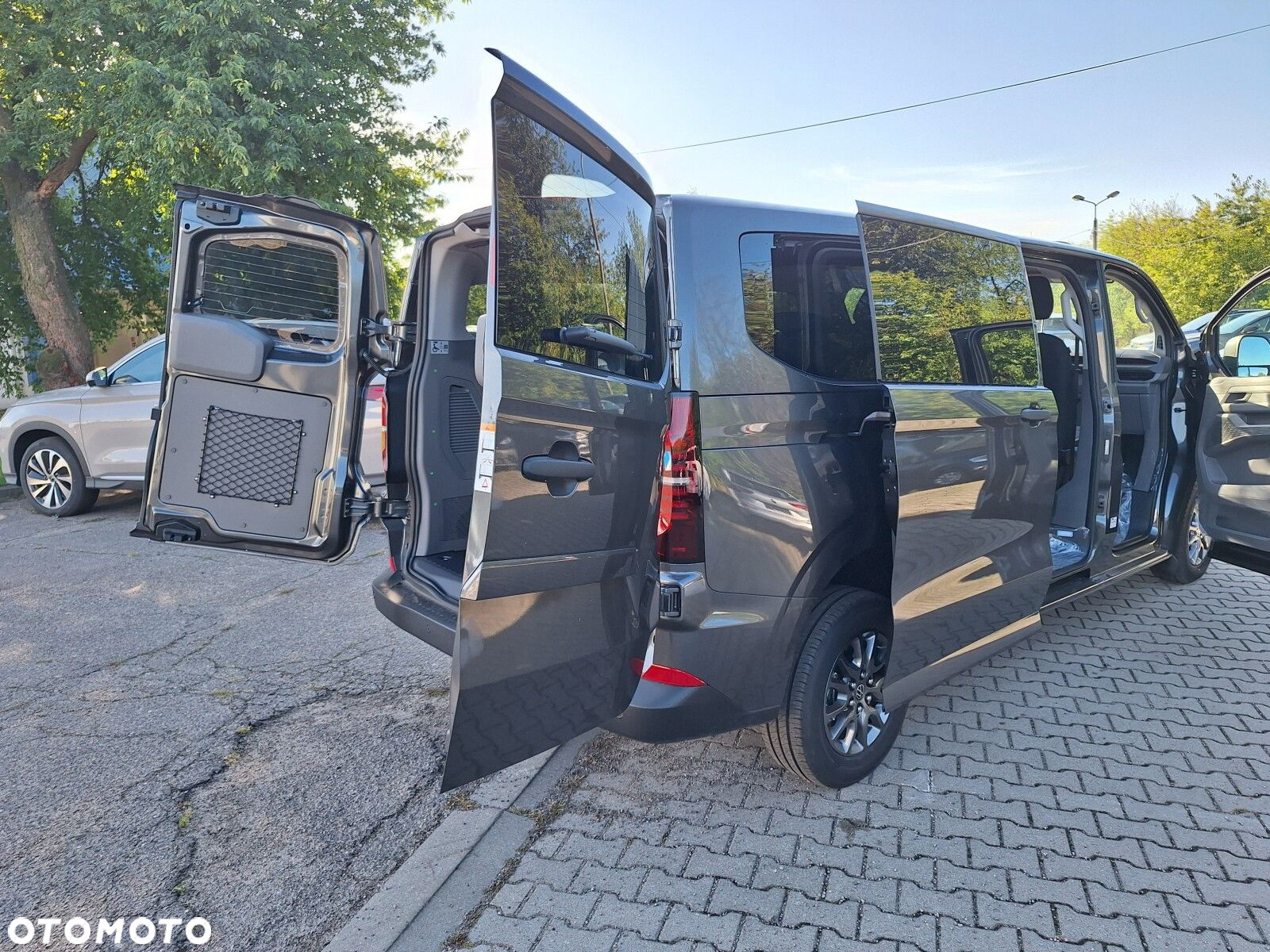 Volkswagen Caravelle - 21