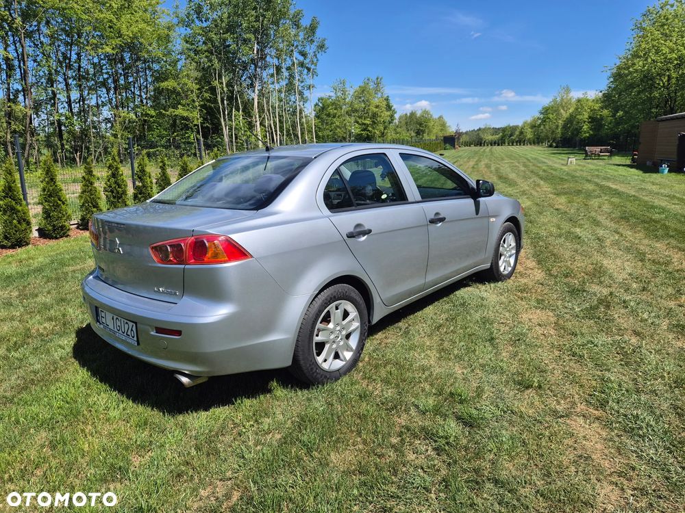 Mitsubishi Lancer 1.5 - 10