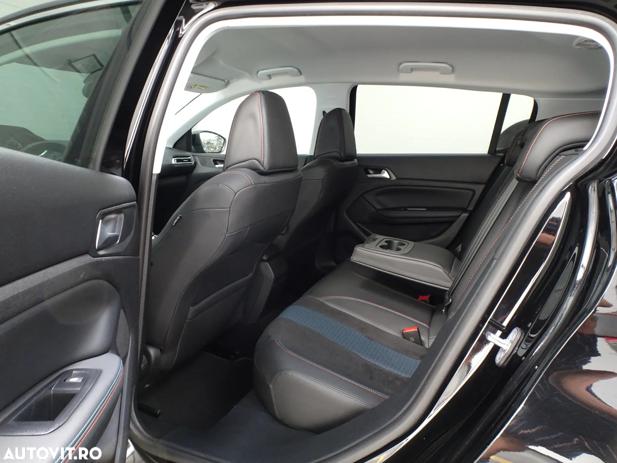 Peugeot 308 PureTech 130 GPF EAT8 Stop & Start Tech Edition - 8